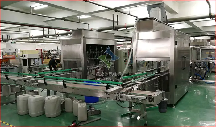 emc大桶液体灌装易倍体育emc下载设备组建现场